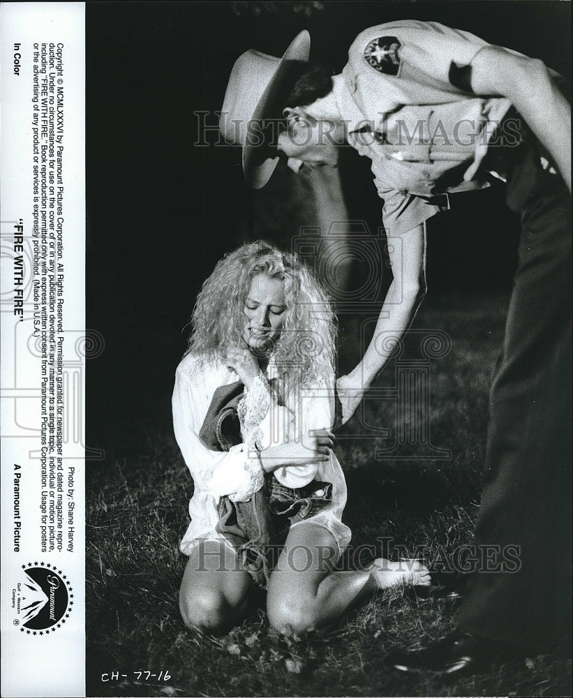 1986 Press Photo Virginia Madsen & Dwight McFee Star In "Fire With Fire"- Historic Images