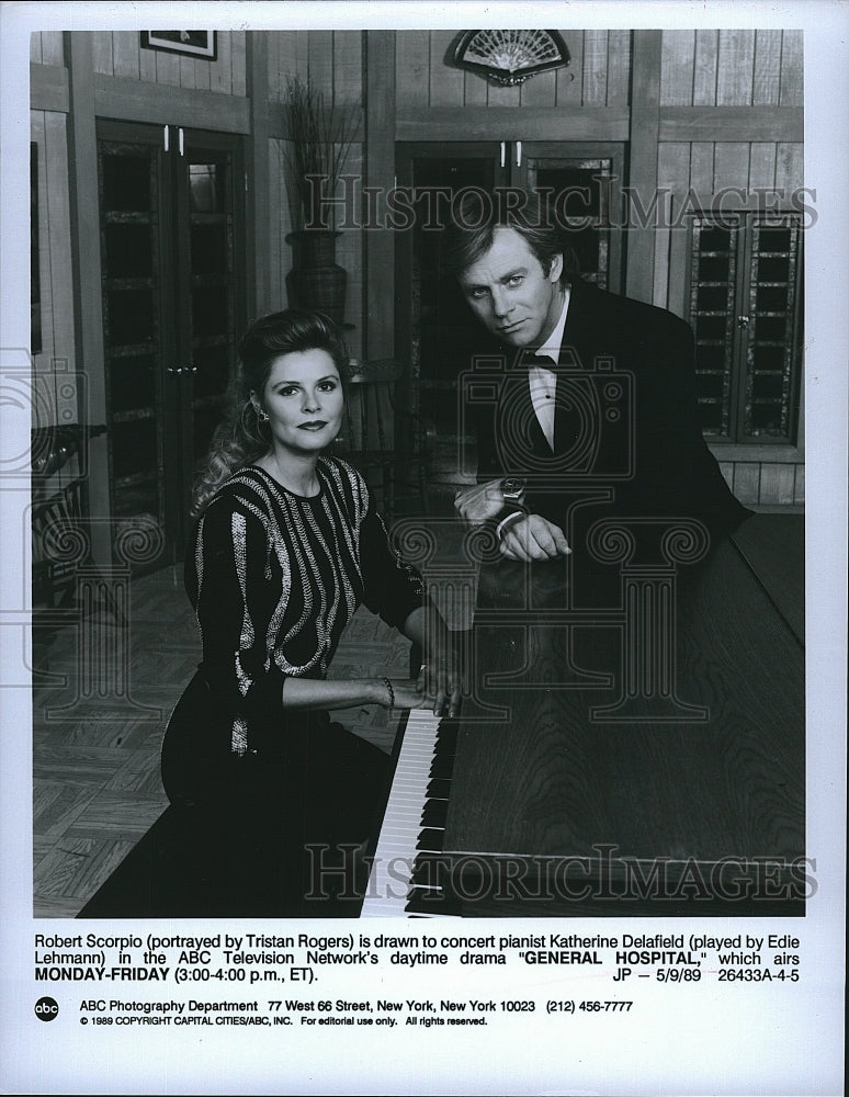 1989 Press Photo Tristan Rogers & EdieLehmann in ABC's "General Hospital"- Historic Images