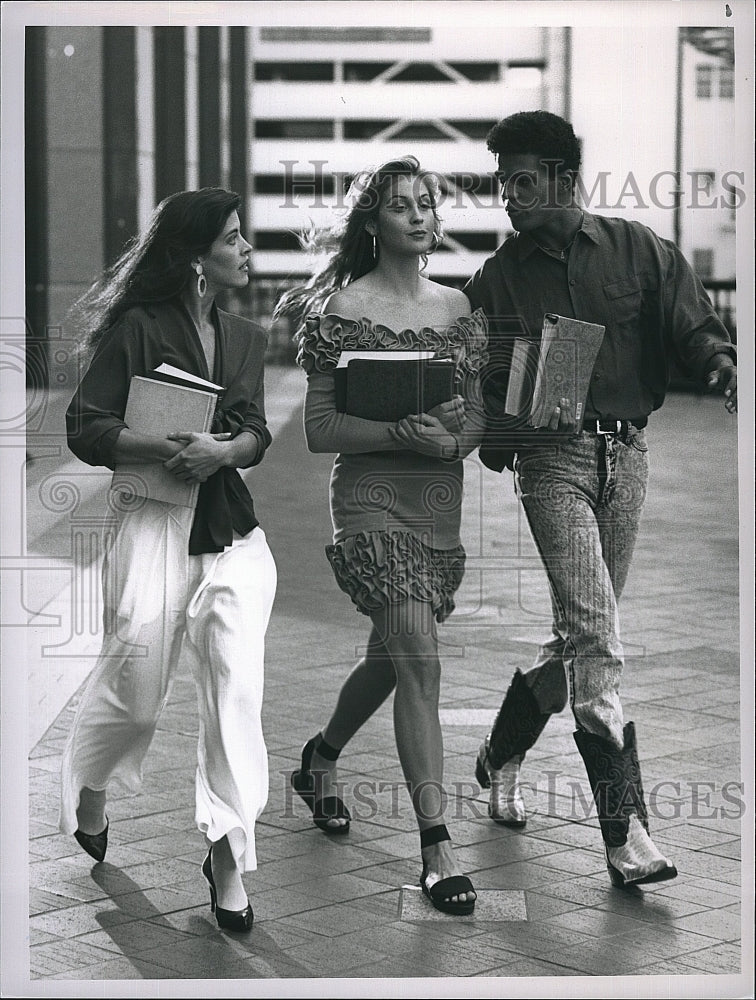 1989 Press Photo Nancy Sorel, Kelly Rutherford &amp; Kristoff St John- Historic Images