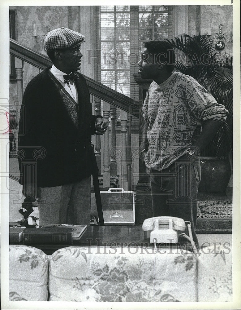 1987 Press Photo Bill Cosby and Malcolm Jamal-Warner in NBC-TV&#39;s&quot;The Cosby Show&quot;- Historic Images