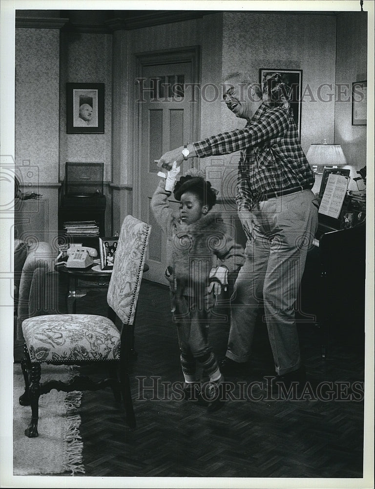 1986 Press Photo Actor Earl Hyman of &quot;The Cosby Show&quot;- Historic Images