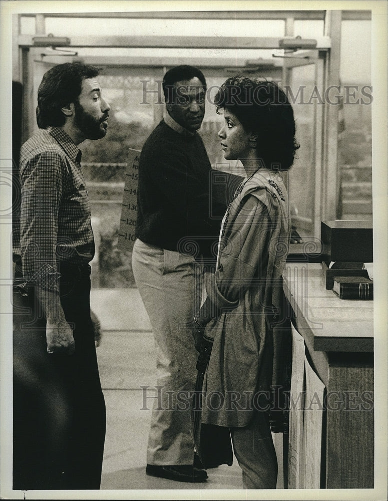 1985 Press Photo Bill Cosby,Phylicia Ayes-Allen and Tony Orlando in &quot;Cosby Show&quot;- Historic Images