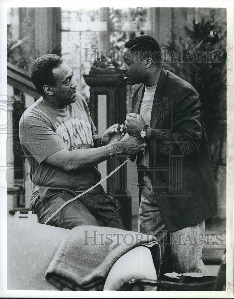 1985 Press Photo Bill Cosby and Tony Orlando in NBC-TV&#39;s &quot;The Bill Cosby Show&quot;.- Historic Images