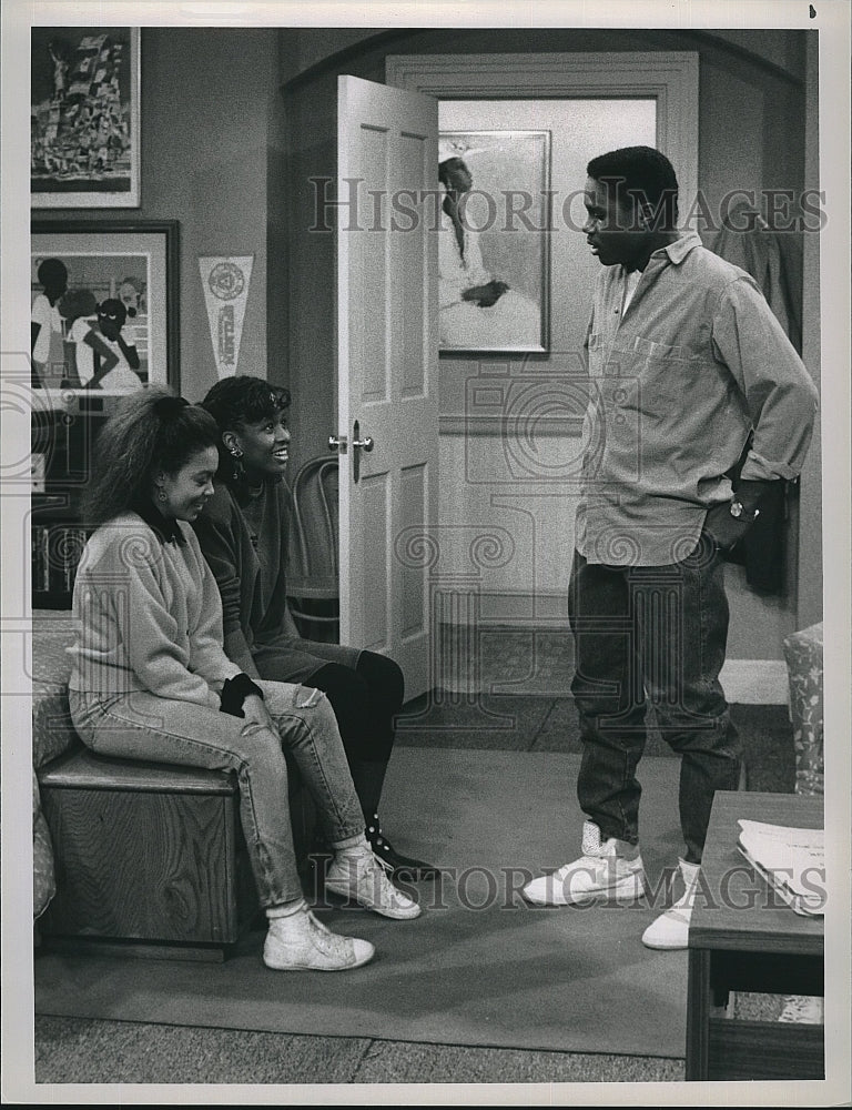 1988 Press Photo T. Bledsoe, Malcolm-Jamal WArner, P. Potillo &quot;The Cosby Show&quot;- Historic Images