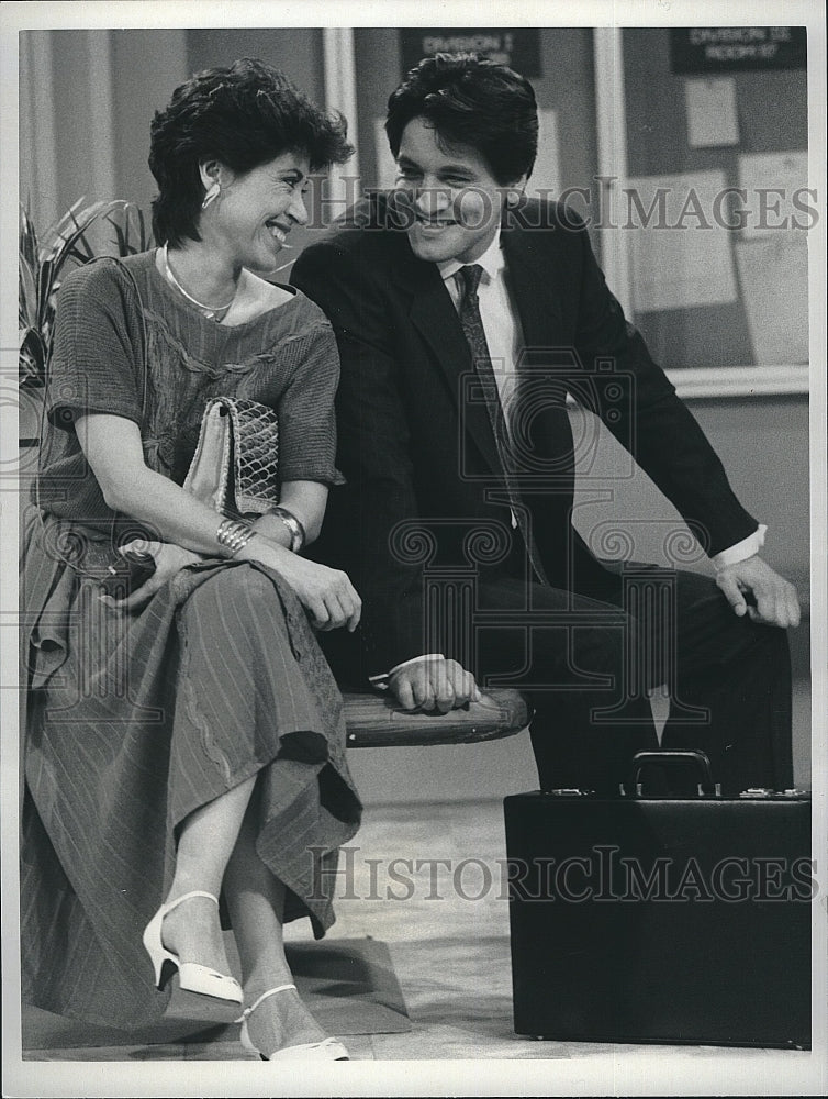 1986 Press Photo Anne Betancourt &amp; Robert Beltran star in &quot;The Family Martinez&quot;- Historic Images