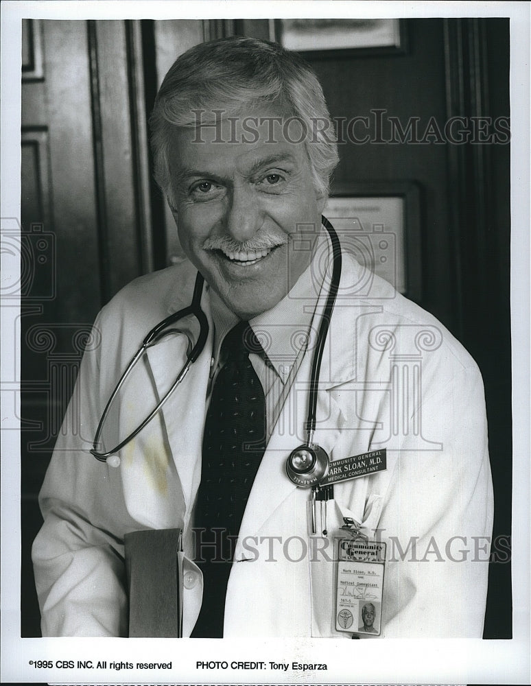 1995 Press Photo Dick Van Dyke stars in &quot;Diagnosis Murder&quot;- Historic Images