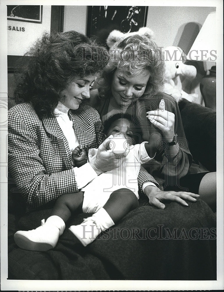 1988 Press Photo Actresses Jean Smart &amp; Annie Potts in &quot;Designing Women&quot;- Historic Images