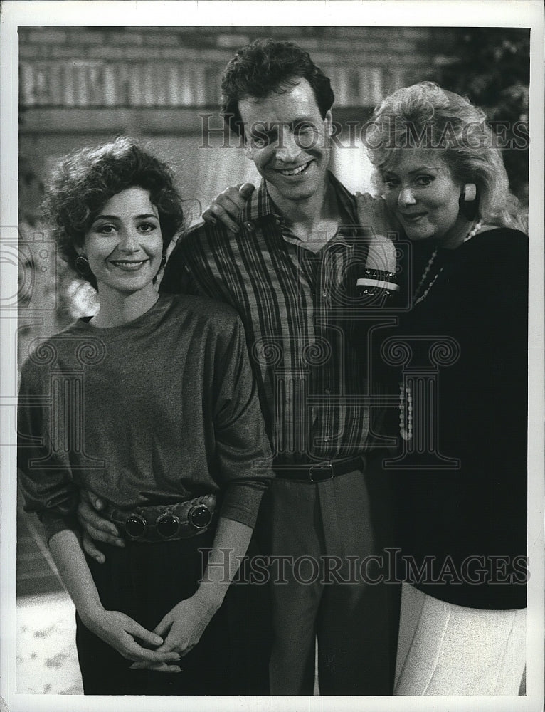 1987 Press Photo Annie Potts, R. Gilliland, Jean Smart &quot;Designing Women&quot;- Historic Images