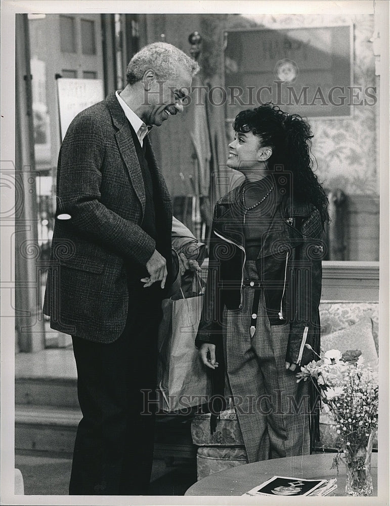 1988 Press Photo Earle Hyman Lisa Bonet A Different World TV Show- Historic Images