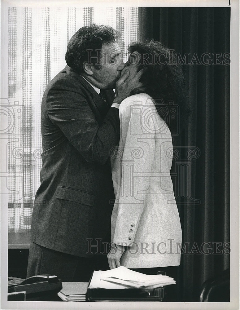 1990 Press Photo Actors Judd Hirsch &amp; Michele Pawk  in &quot;Dear John&quot;- Historic Images