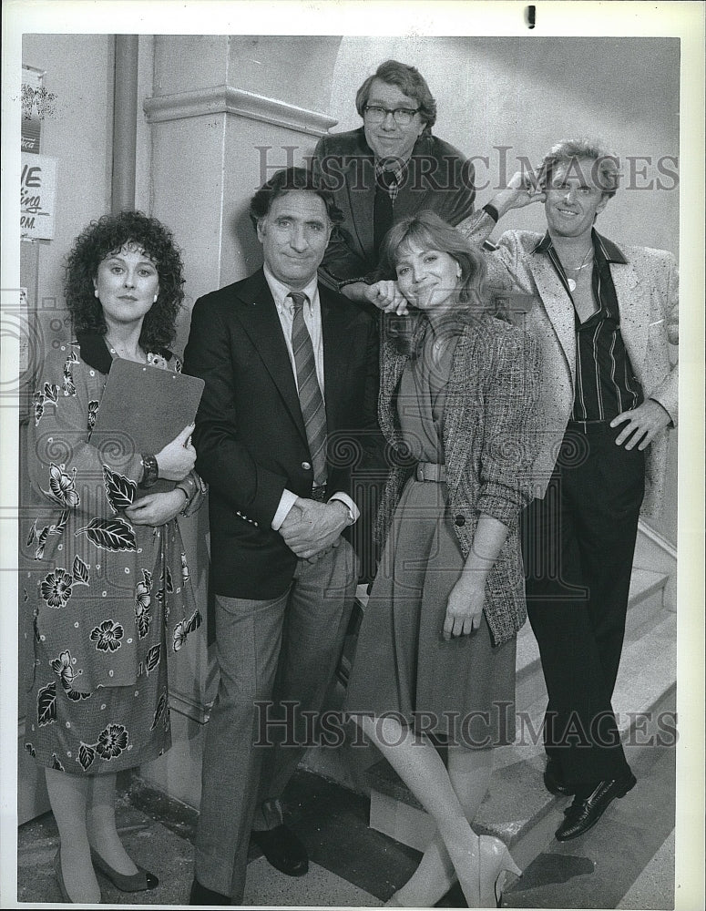 1988 Press Photo Actors Judd Hirsch, Harry Groener & Cast in "Dear John"- Historic Images