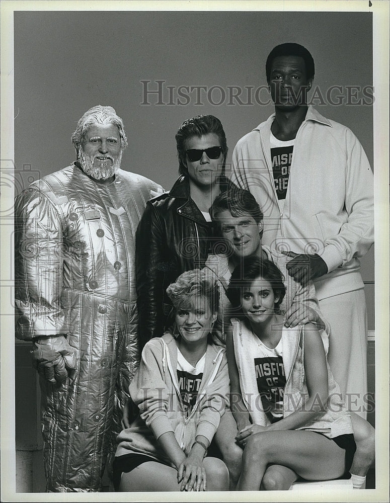 2004 Press Photo Dean-Paul Martin and Kevin Peter in &quot;Misfits of Science&quot;- Historic Images