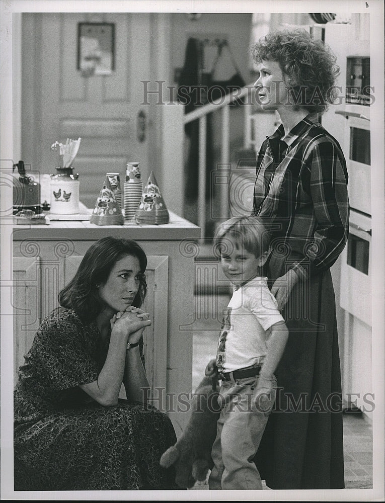 1988 Press Photo Actress Linda Kelsey in &quot;Day By Day&quot;- Historic Images