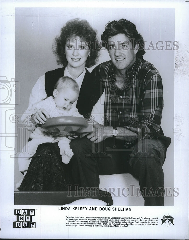 1988 Press Photo Actor Doug Sheehan &amp; Linda Kelsey in &quot;Day by Day&quot;- Historic Images