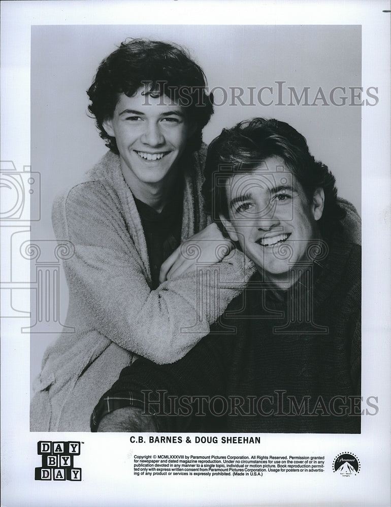 1988 Press Photo Actors Doug Sheehan &amp; C.B. Barnes in &quot;Day by Day&quot;- Historic Images