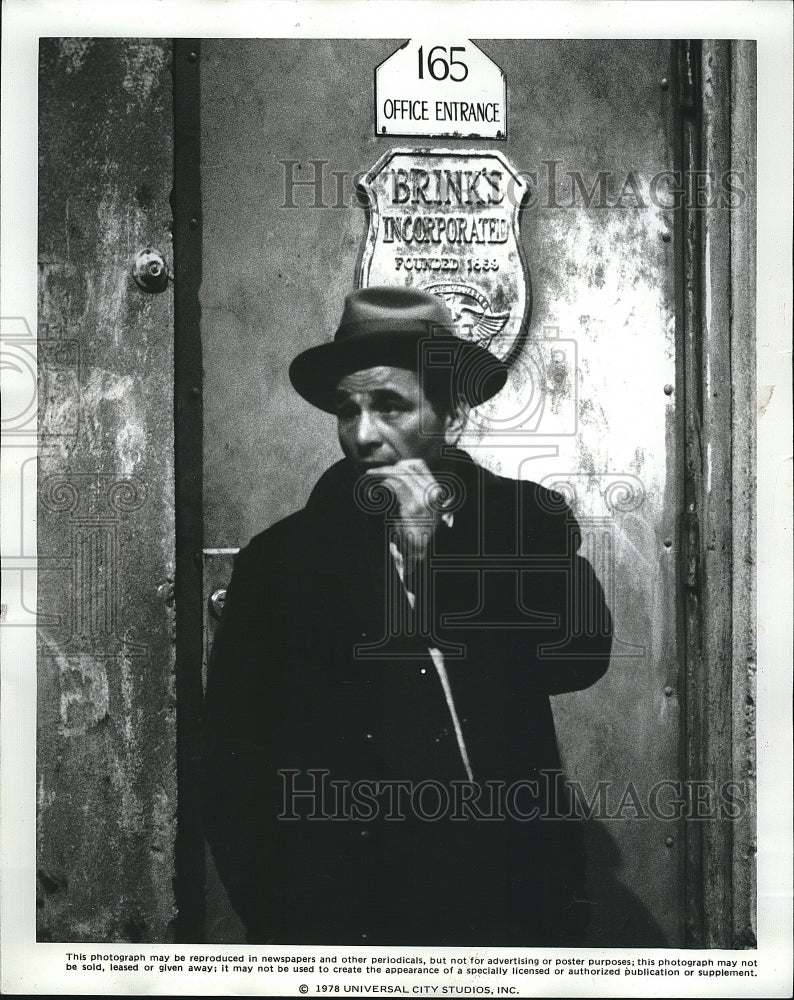 1978 Press Photo Actor Peter Falk In &quot;The Brinks&quot;- Historic Images