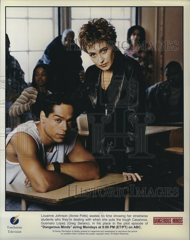 1995 Press Photo Actress Annie Potts, Greg Serano In Dangerous Minds- Historic Images