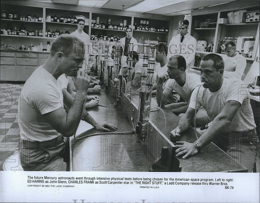 1983 Press Photo Actor Ed Harris &amp; Charles Frank In &quot;The Right Stuff&quot;- Historic Images