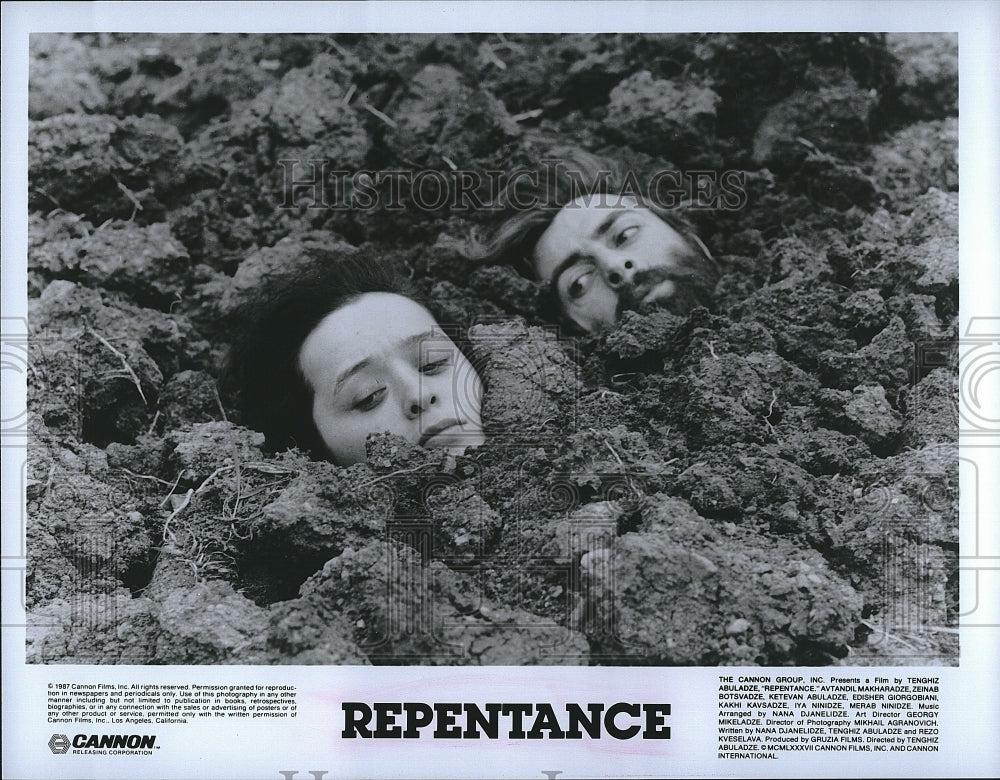 1987 Press Photo Actress Avtandil Makharadze In &quot;Repentance&quot;- Historic Images