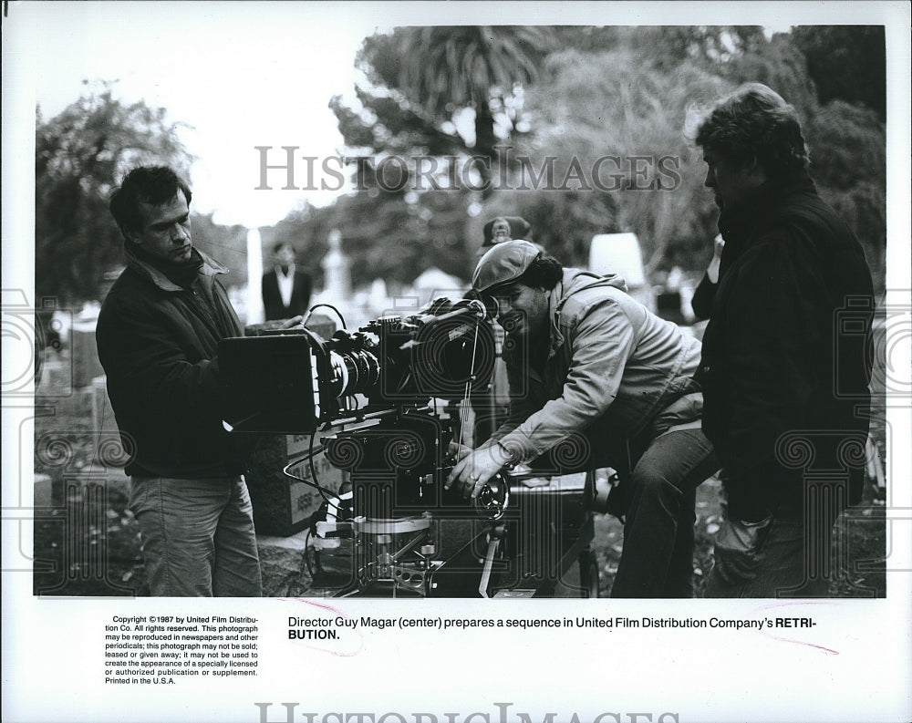 1987 Press Photo Guy Magar Director On Set Filming Retribution Movie Film- Historic Images