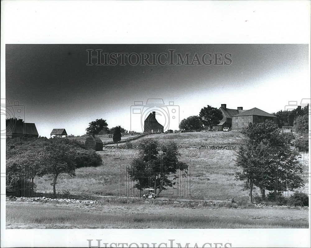 1995 Press Photo Movie Set Scene From Distance Hog Island - Historic Images