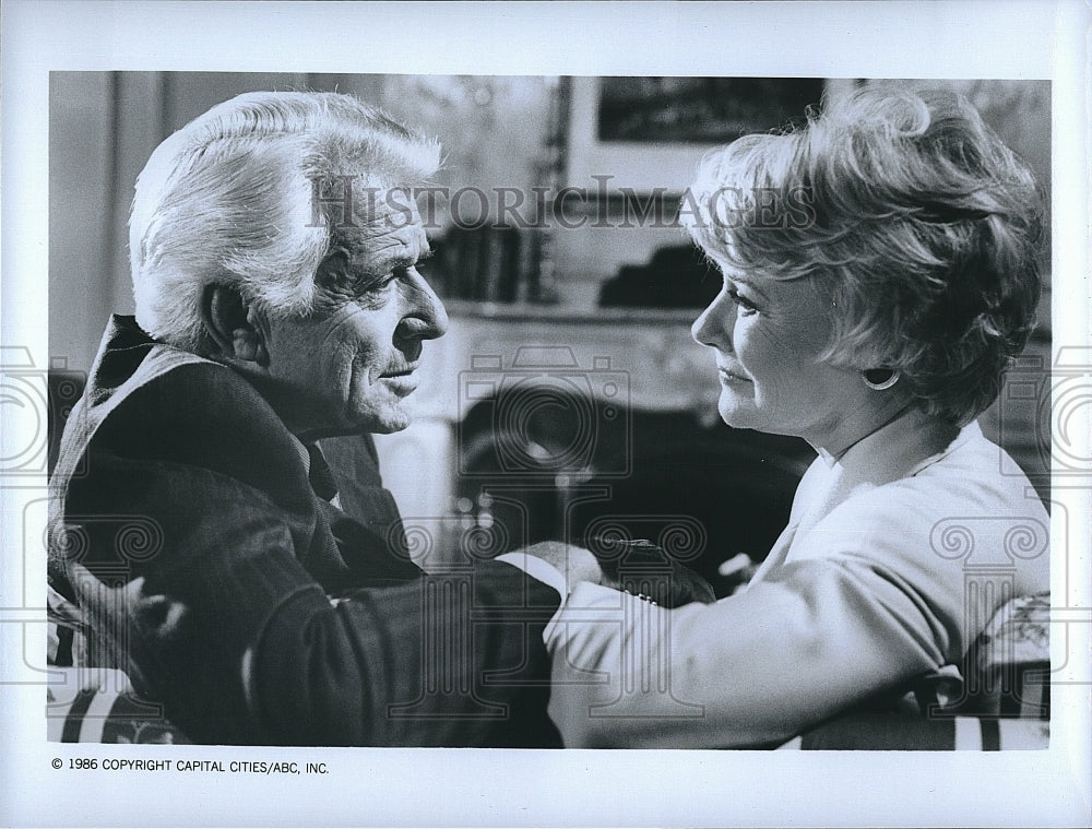 1986 Press Photo Efrem Zimbalist, Jr., Hope Lange, &quot;Hotel&quot;- Historic Images