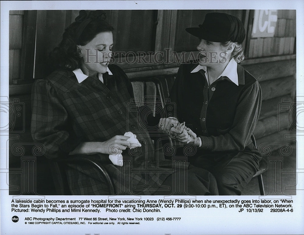 1992 Press Photo Wendy Phillips & Mimi Kennedy star in "Homefront" - Historic Images