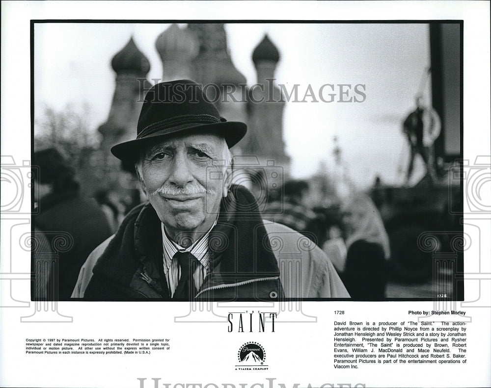 1997 Press Photo David Brown, Producer of &quot;The Saint&quot; - Historic Images