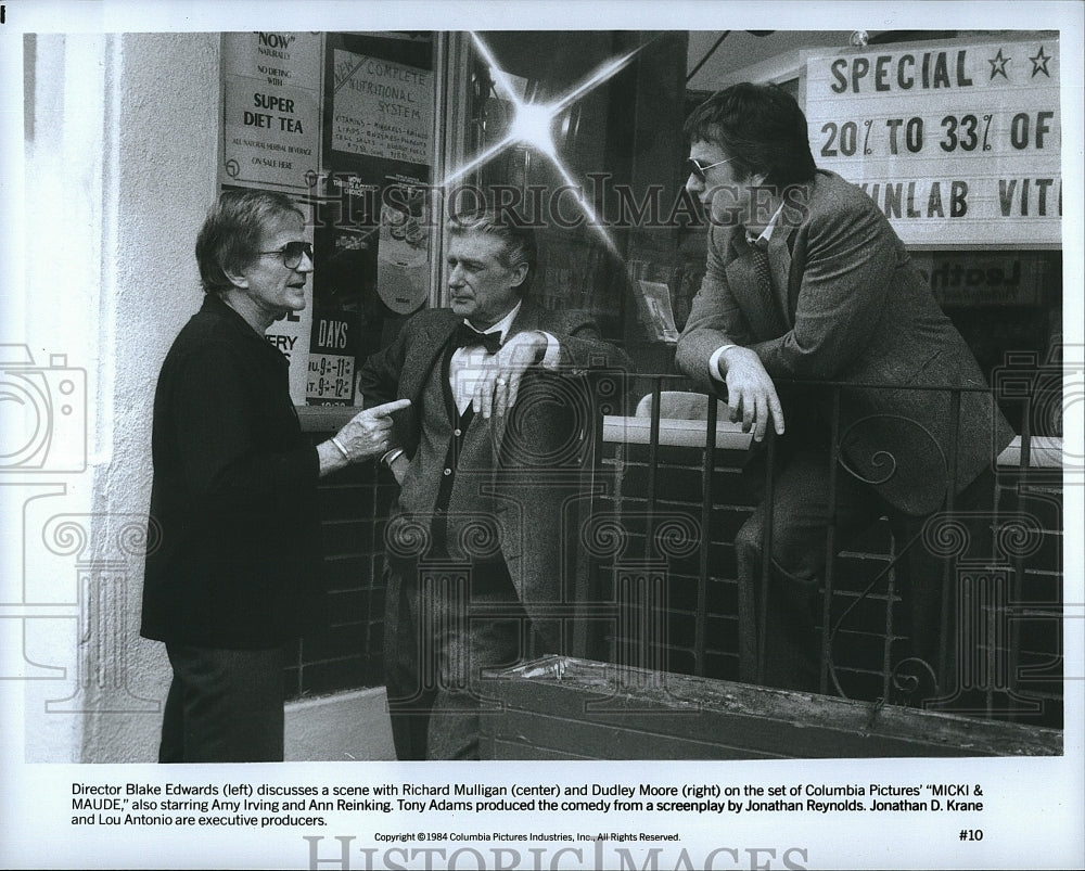 1984 Press Photo Director Blake Edwards, Richard Mulligan, Dudley Moore- Historic Images