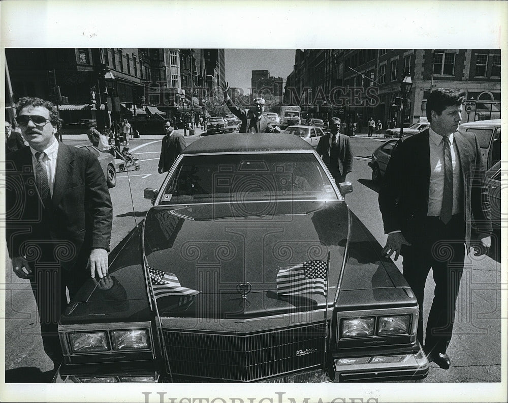 1987 Press Photo Scene From &quot;Mr. President&quot;- Historic Images