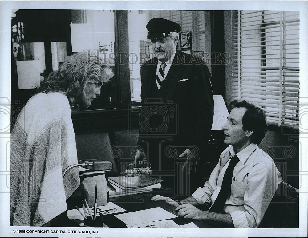 1986 Press Photo Actress Sharon Stonr &amp; Joe Maher In &quot;Mr. &amp; Mrs. Ryan&quot;- Historic Images