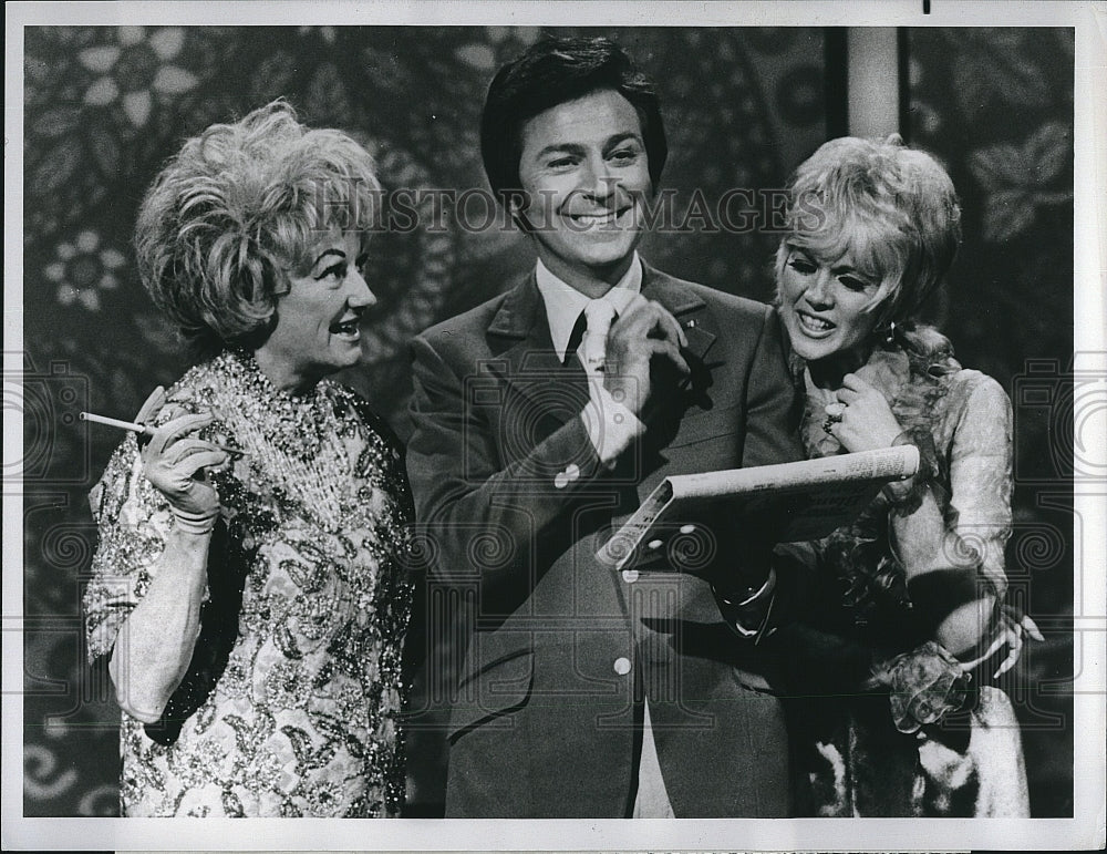 1974 Press Photo &quot;The Des O&#39;Connor Show&quot; Des &amp; Connie Stevens, Phyllis Diller- Historic Images