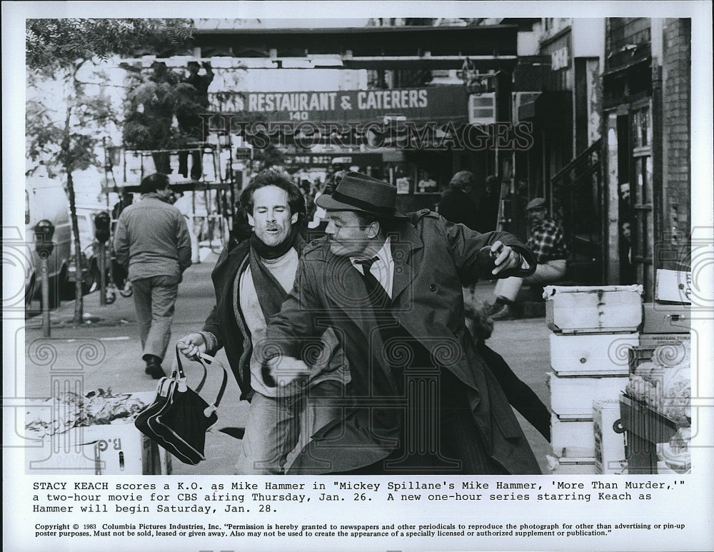 1983 Press Photo Actor Stacy Keach, Mickey Spillane&#39;s Mike Hammer- Historic Images