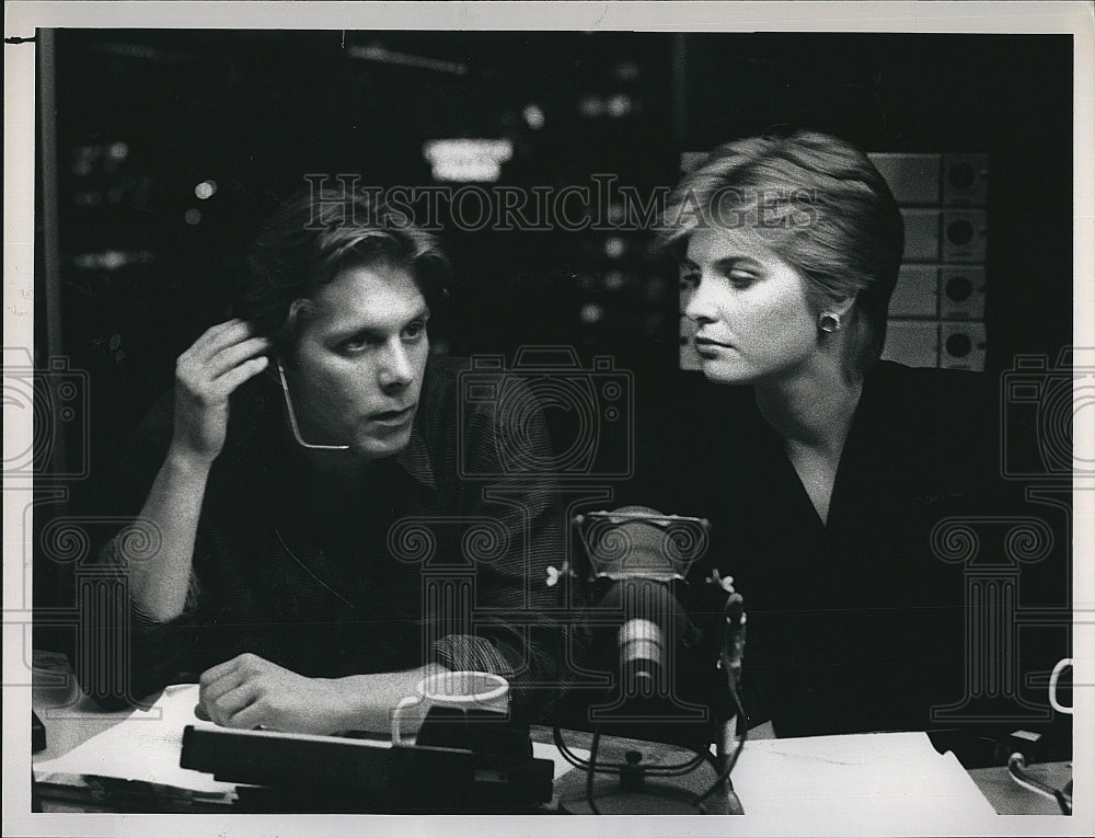 1988 Press Photo &quot;Midnight Caller&quot; Gary Cole &amp; Wendy Kilbourne- Historic Images