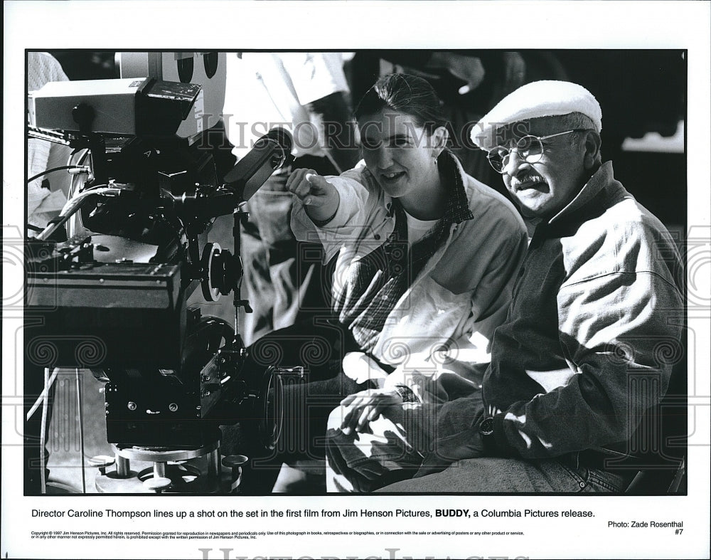 1997 Press Photo &quot;Buddy&quot; director, Caroline Thompson on set- Historic Images