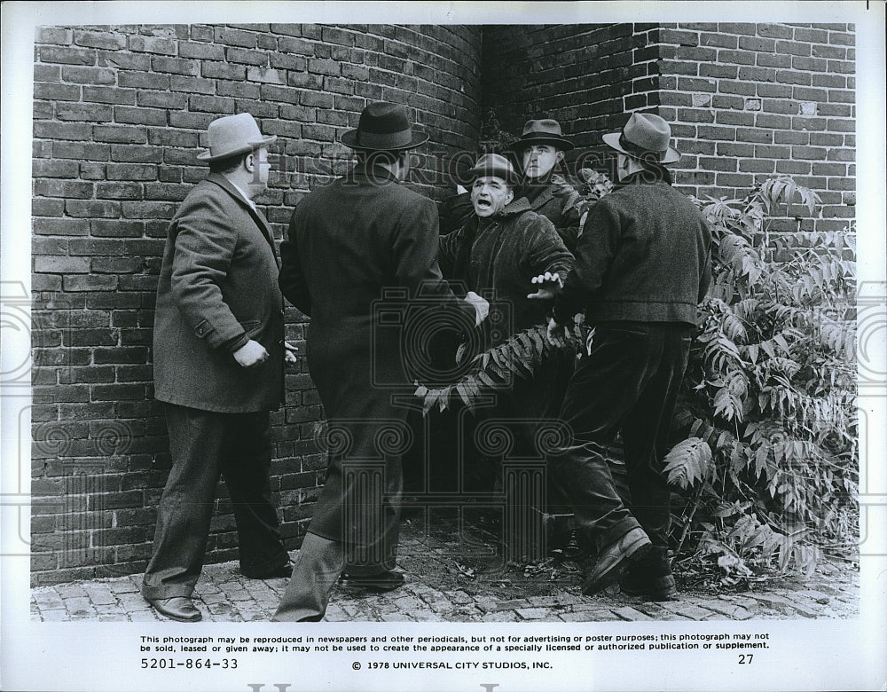 1978 Press Photo Actors in Scene from &quot;The Brinks Job&quot;- Historic Images