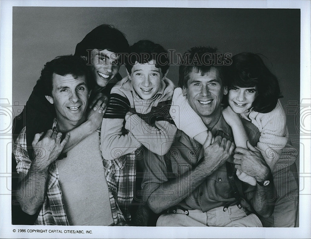 1986 Press Photo Carl Weintraub Eddie Castrodad and Jason Naylor in &quot;Dads&quot;- Historic Images