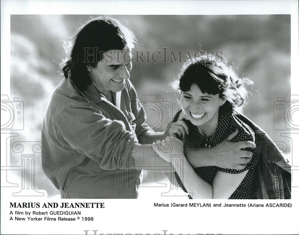 1998 Press Photo Gerard Meylan and Ariane Ascaride in &quot;Marius and Jeanette&quot;- Historic Images