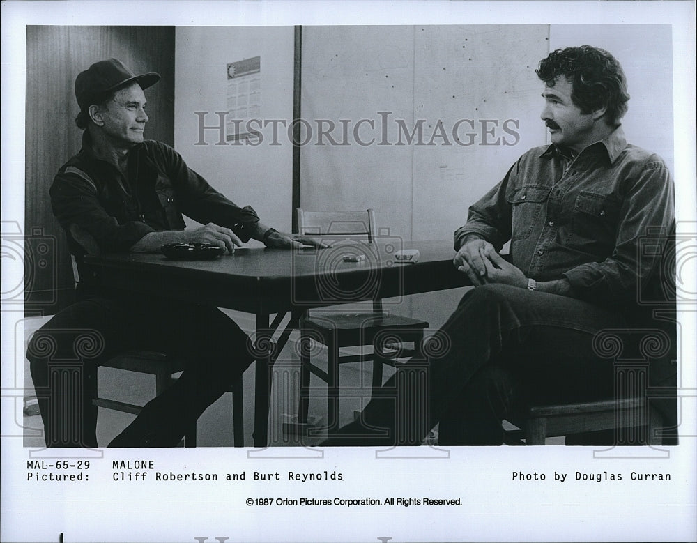 1987 Press Photo Cliff Robertson &amp; Burt Reynolds Star In &quot;Malone&quot;- Historic Images