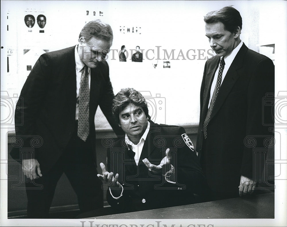 Press Photo Eriuk Estrada and James Naughton in &quot;The Cosby Mysteries&quot;- Historic Images