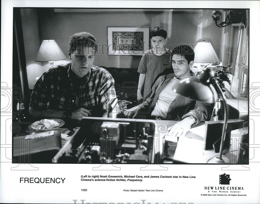 2000 Press Photo N. Emmerich, Michael Cera, J. Caviezel &quot;Frequency&quot;- Historic Images