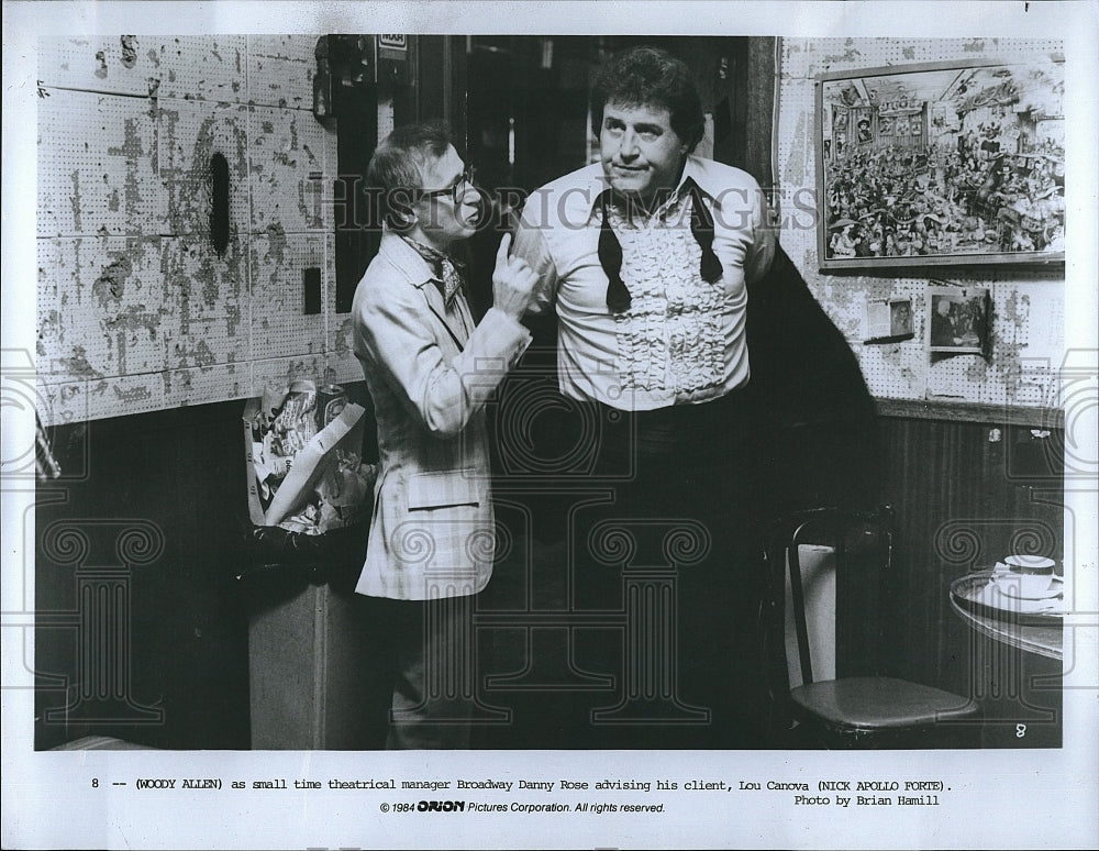 1984 Press Photo Woody Allen and Nick Apollo Forte in &quot;Broadway Danny Rose&quot;- Historic Images