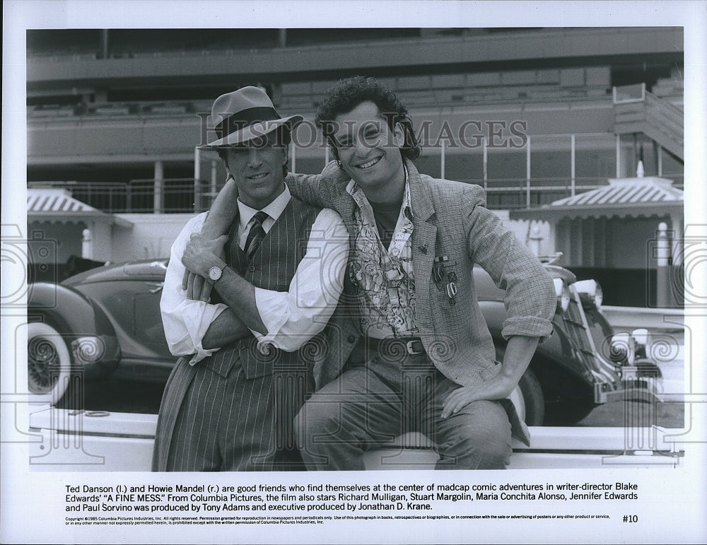 1986 Press Photo Howie Mandel and Ted Danson in A Fine Mess- Historic Images