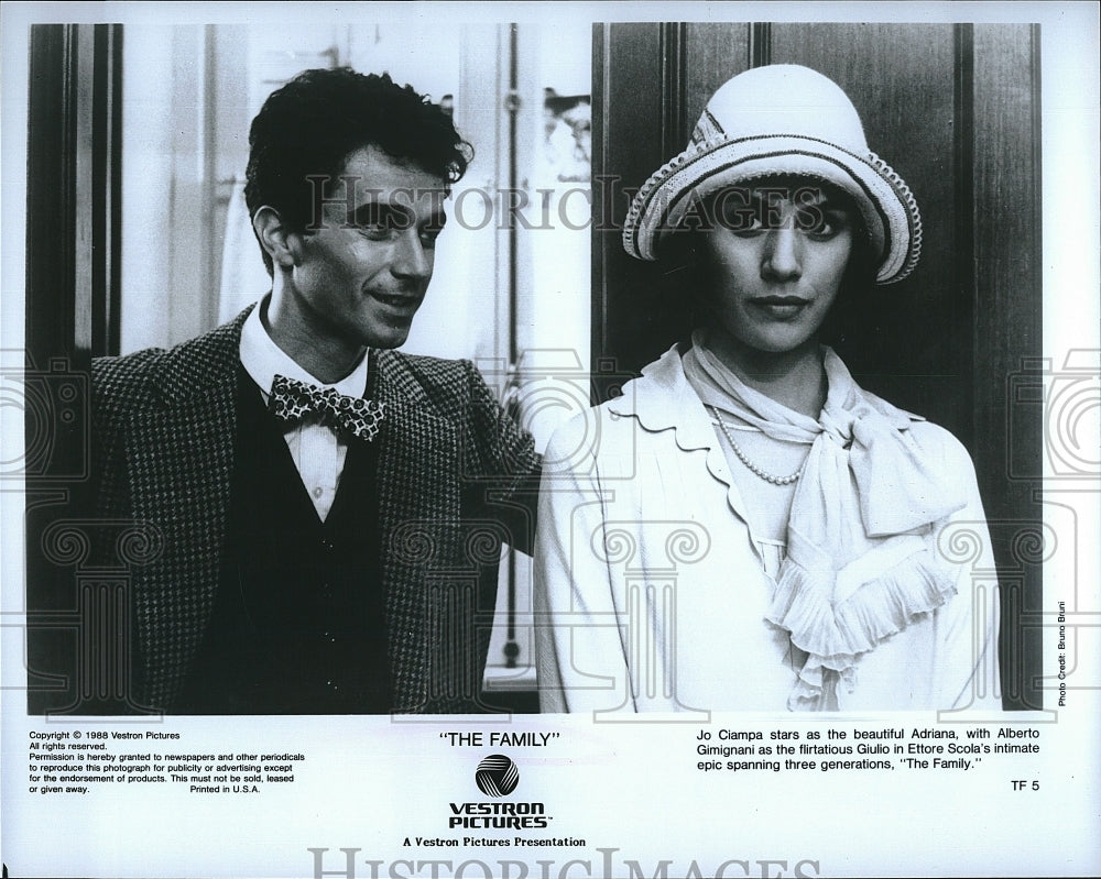 1988 Press Photo Jo Ciampa and Alberto Gimignani in &#39;The Family&quot;.- Historic Images