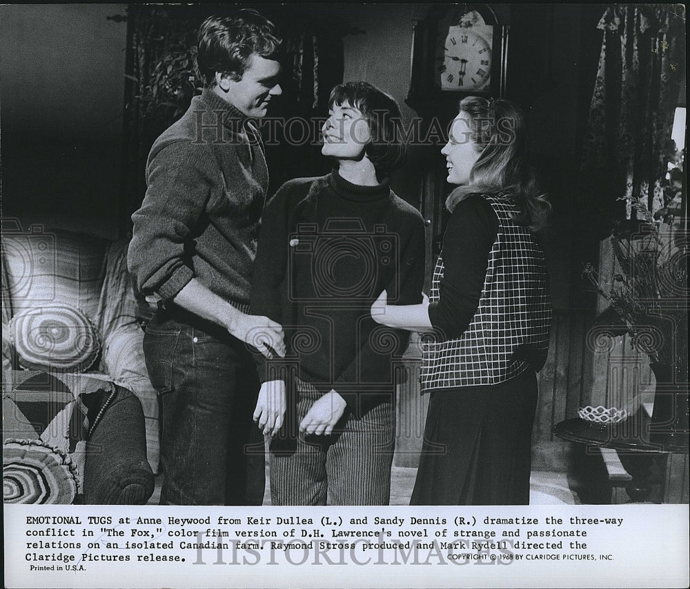 1968 Press Photo Anne Heywood Sandy Dennis and Keir Dullea in "The Fox"- Historic Images