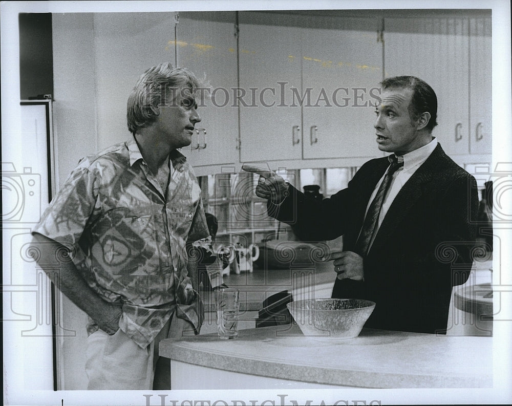 1986 Press Photo Actor Hector Elizondo in &quot;Down &amp; Out in Beverly Hills&quot;- Historic Images