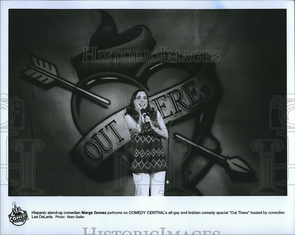 1990 Press Photo &quot;Comedy Central&quot; Marga Gomez performs- Historic Images