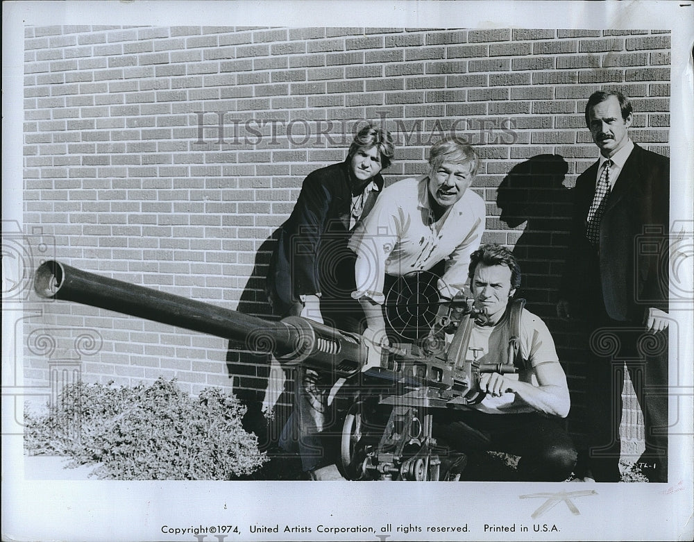 1974 Press Photo George Kennedy Actor Jeff Bridges Clint Eastwood Geoffrey Lewis- Historic Images