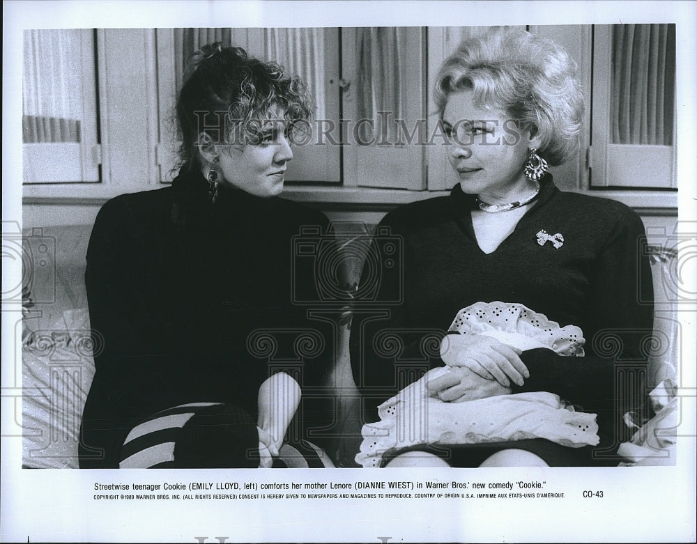 1989 Press Photo Emily Lloyd, Dianne Wiest, &quot;Cookie&quot;- Historic Images