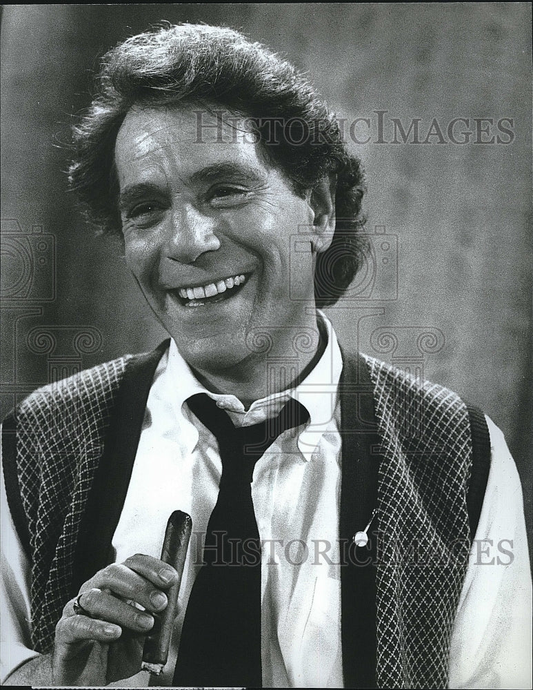 1987 Press Photo George Segal Stars In &quot;Take Five&quot;- Historic Images